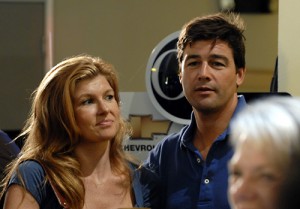 Connie Britton and Kyle Chandler in Friday Night Lights