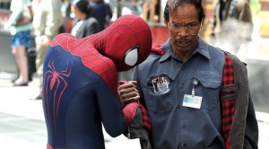 Andrew Garfield (or stunt double) and Jamie Foxx in The Amazing Spider-Man 2